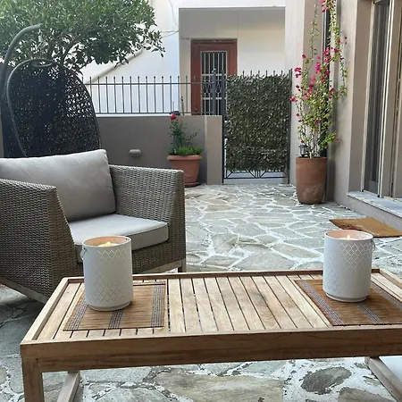 Lemon Tree Skiathos Town