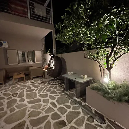 Lemon Tree Apartment Skiathos Town